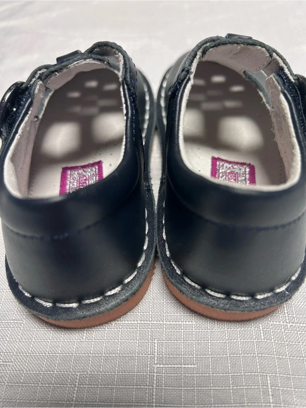 NEW L'Amour Shoes Joy Classic Leather T-Strap Mary Jane Size 6, Navy Blue